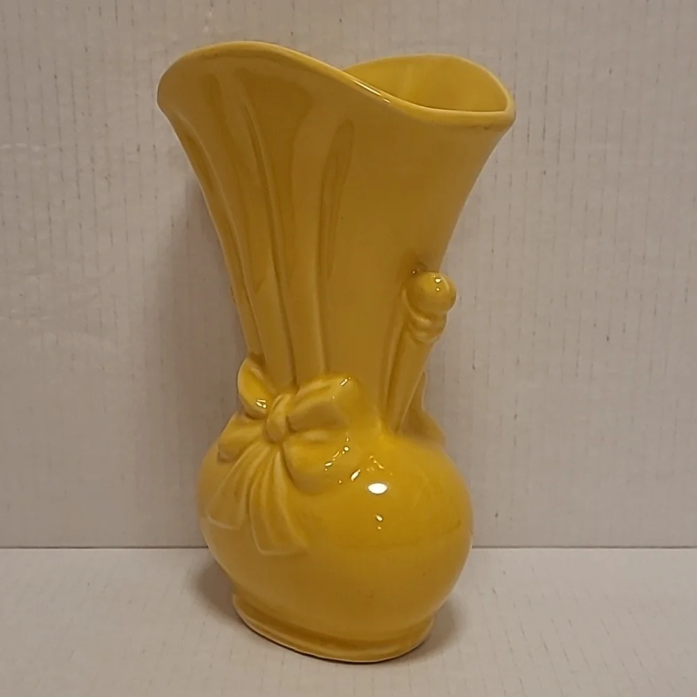 Beautiful Vintage USA Vase